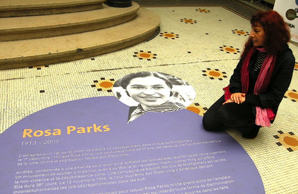 Fabell rend hommage à Rosa Parks, militante pour les droits civiques et l'égalité entre les races