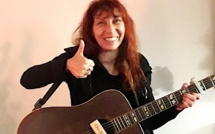 "Mémoires enchantées",  l'album tendre et rebelle des 40 ans de carrière de Fabell/Fabienne Elkoubi. A s'offrir pour rendre les fêtes plus douces..  